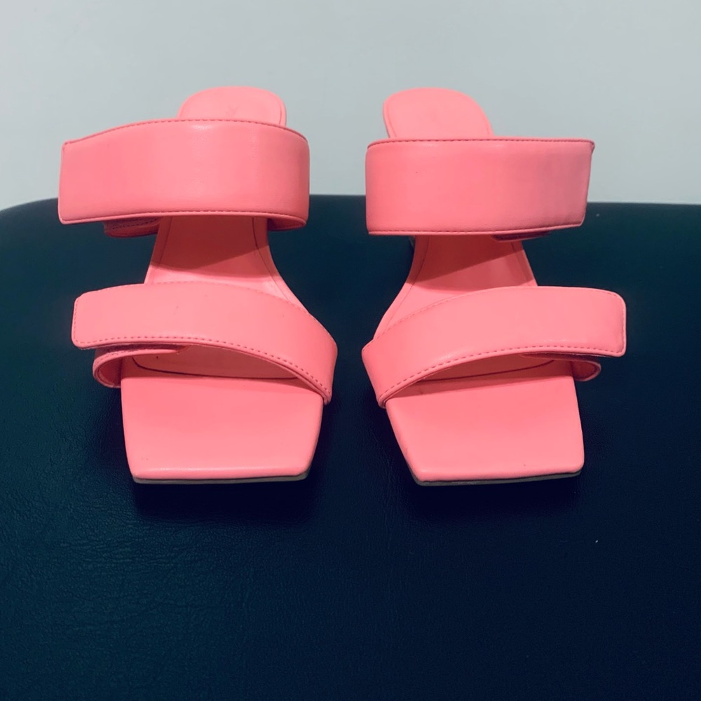 Open edit  Quincy Sandal Pink